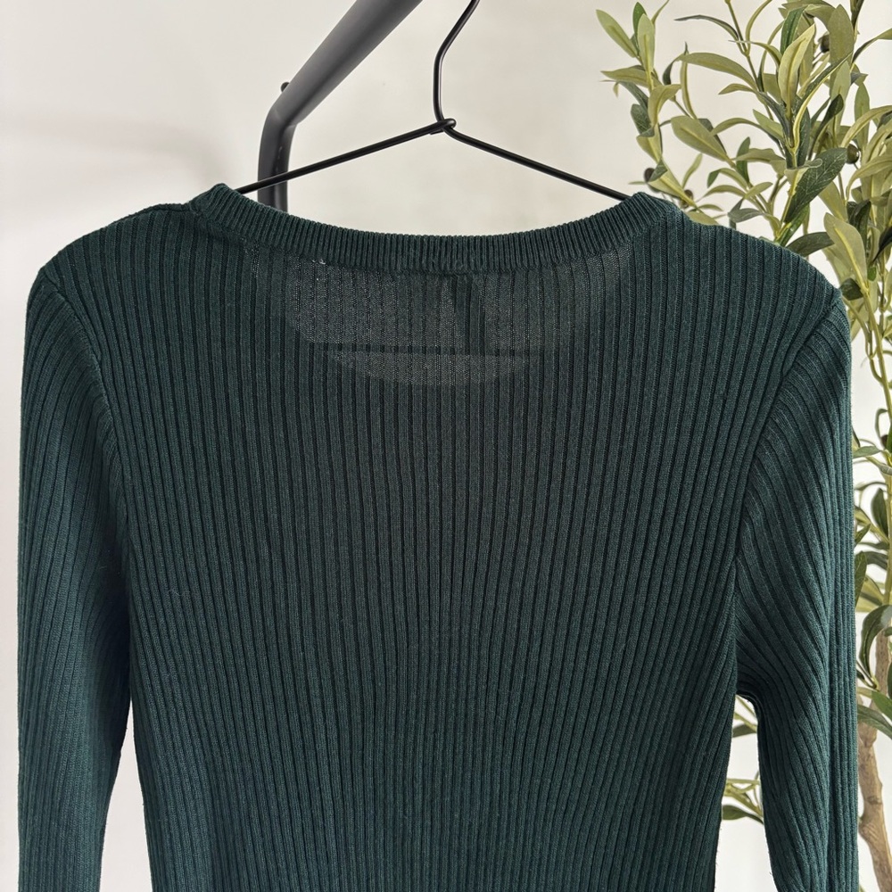 • [H&M] Ribbed Long Sleeve • - Picture 7 of 8